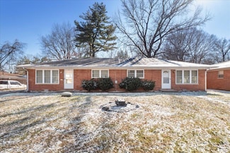 9 Pearson Dr, Fairview Heights, IL 62208