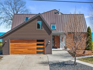2533 Lakeshore Dr, Sheboygan, WI 53081