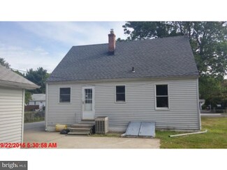 911 Johnston Ave, Trenton, NJ 08629