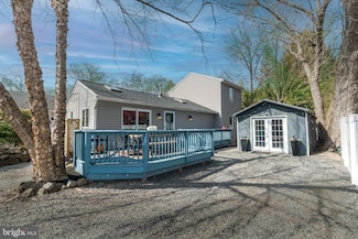 8 S Washington St, Frenchtown, NJ 08825