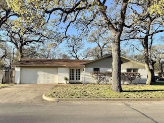 800 Hester St, Arlington, TX 76011