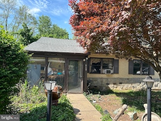 868 Tyson Ave, Abington, PA 19001