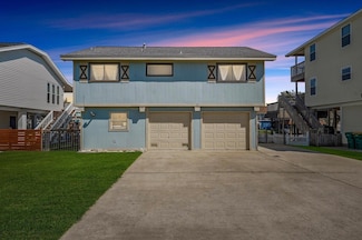 12 S Sandpiper St, La Marque, TX 77568