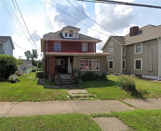 216 E Pike St, Houston, PA 15342