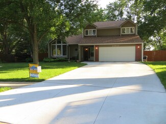 14917 Z Cir, Omaha, NE 68137