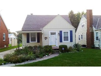 155 Windsor Dr, Rossford, OH 43460