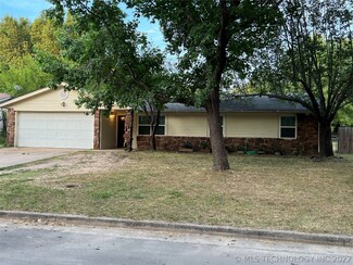 13611 S 285th East Ave, Coweta, OK 74429