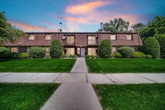 1444 Woodview Dr Unit 10, Crown Point, IN 46307