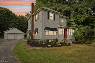 13742 W Center St, Burton, OH 44021