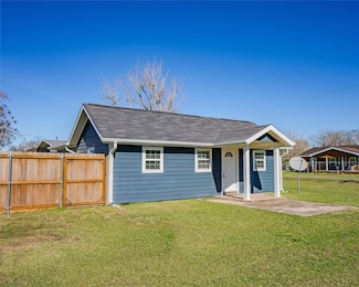 68 Main St, Wadsworth, TX 77483