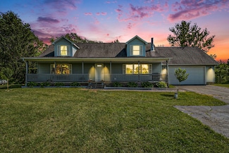 4050 Oakwood Rd, Ortonville, MI 48462
