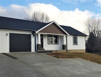 4 Cindy Kay Dr, Washington, IN 47501