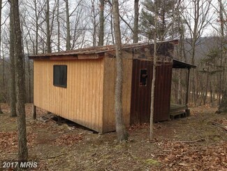 6 Gall Ln, Springfield, WV 26763