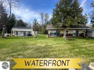 557 N Scott Dr, Farwell, MI 48622