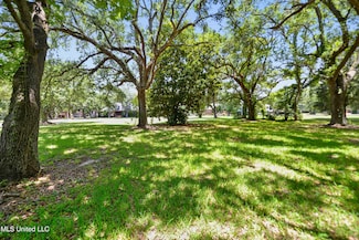 708 Wiggins Cir, Pascagoula, MS 39581