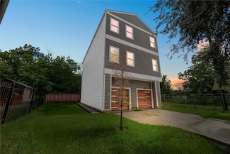 955 Elkhart St Unit A, Houston, TX 77091