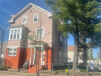 62 Daniel Ave, Providence, RI 02909
