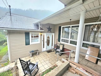 52 Bowling, Pineville, WV 24874