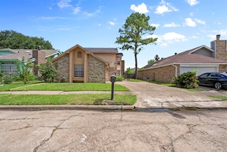13530 Sharpbill Dr, Houston, TX 77083