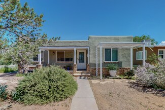2225 Alhambra Ave SW, Albuquerque, NM 87104