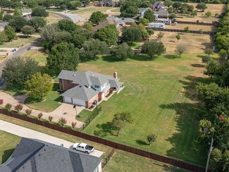 448 Country Ridge Ln, Red Oak, TX 75154
