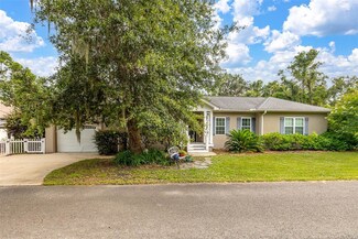 818 Ash St, Saint Simons Island, GA 31522