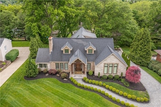 2293 Country Club Dr, Pittsburgh, PA 15241
