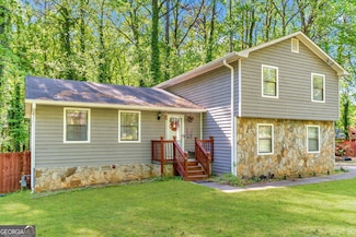 484 Aberdeen Dr, Stone Mountain, GA 30083