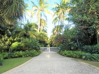 521 S Beach Rd, Hobe Sound, FL 33455