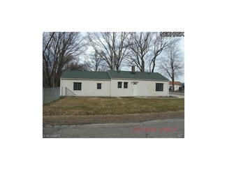 1502 Lakeview St, Lakemore, OH 44250