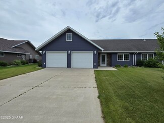 309 Good Samaritan Dr W, Grand Forks, ND 56762