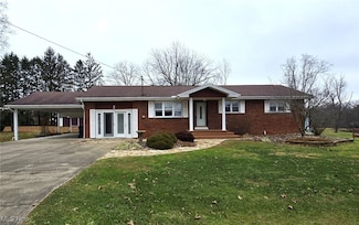 171 Veto Cir, Belpre, OH 45714
