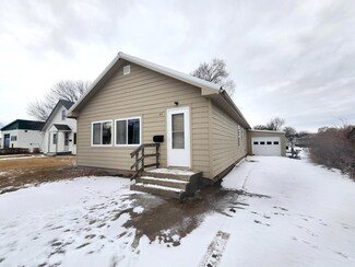 517 N Broadway Ave, Miller, SD 57362
