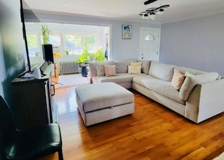 313 Stanley Ave Unit 1st fl, Mamaroneck, NY 10543