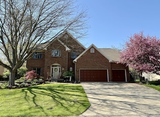 2818 Big Sur Dr, Lewis Center, OH 43035