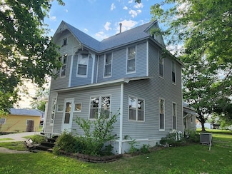 815 Roland Ave, Chariton, IA 50049
