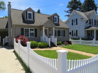 460 Jefferson Ave, Jermyn, PA 18433