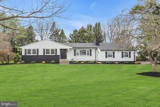 6 Eiker Rd, Cranbury, NJ 08512