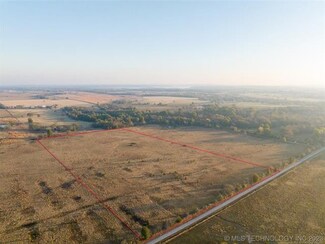 19 E 90th St N, Wagoner, OK 74467