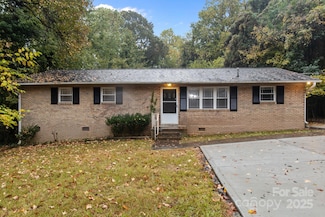 5300 Hickory Ln, Charlotte, NC 28216