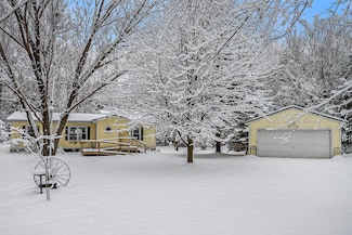 2188 W 1st St, Scottville, MI 49454
