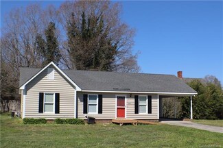 302 W Elm St, Wingate, NC 28174