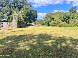 636 Murray St, Biloxi, MS 39530