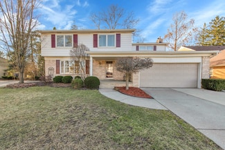 1305 N Evangeline St, Dearborn Heights, MI 48127