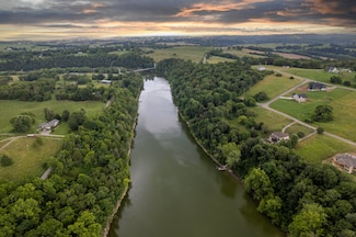 90 Meadow Point Dr, Lancaster, KY 40444