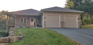 5287 Major Ln, Platteville, WI 53818