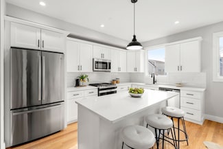 123-125 Centre St Unit TH2, Boston, MA 02124