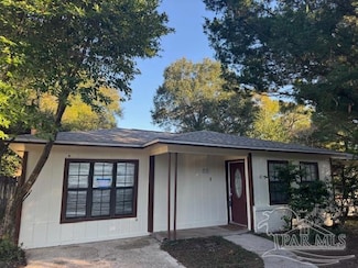 5758 Hickory St, Milton, FL 32570