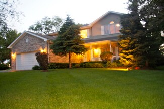 696 Deer Ln, Sleepy Hollow, IL 60118
