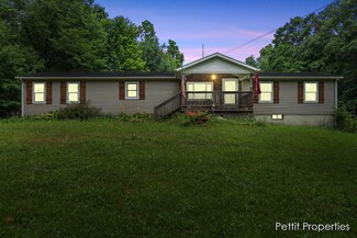 7925 E Clarksville Rd, Portland, MI 48875